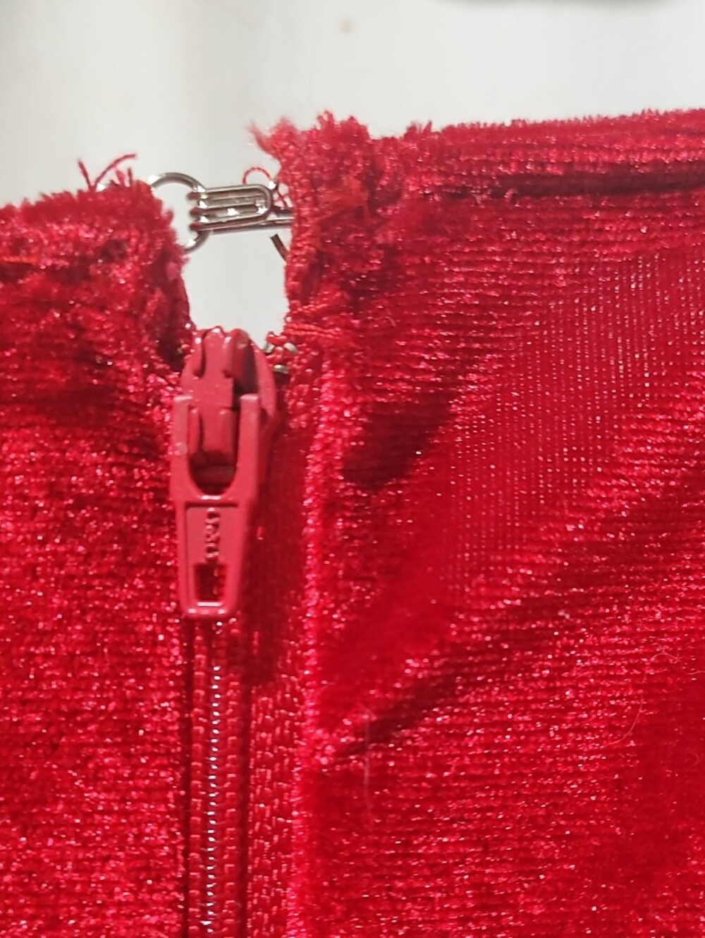 entro Red Velvet High-Rise Bermuda Shorts - Picture 8 of 15